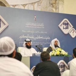 الشيخ محمد بن راشد يتبادل التهاني مع حاكم أم القيوين وجموع المهنئين بشهر رمضان
