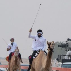 الأمير خالد الفيصل يتلقى الجرعة الثانية من لقاح كورونا