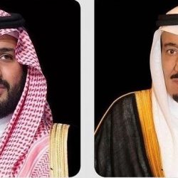 الشيخ خليفة ومحمد بن راشد ومحمد بن زايد يهنئون القادة بالعيد