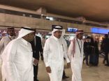 مدير عام الخطوط السعودية يتفقد سير العمليات وتوفر الخدمات  بمطار الملك عبدالعزيز