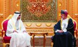 الشيخ محمد بن زايد وسلطان عمان يعقدان لقاء أخوياً