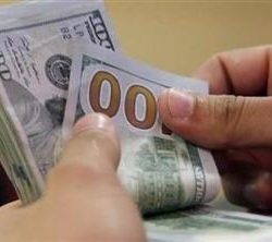 فنزويلا: تأجيل إلغاء أكبر عملة نقدية ورقية