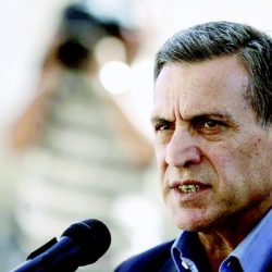 زيارة الرئيس الفرنسي لتحية الجنود الفرنسيين المشاركين في قوات التحالف الدولي ضد تنظيم “داعش”.