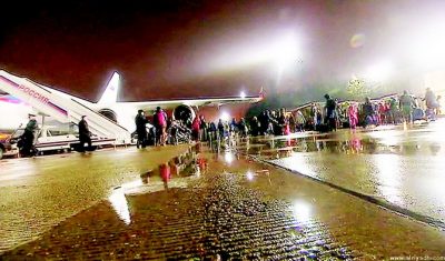 35 دبلوماسياً روسياً طردوا من الولايات المتحدة يصلون إلى موسكو