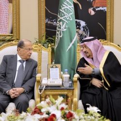الأمير خليفة بن سلمان يستقبل سفير السعودية