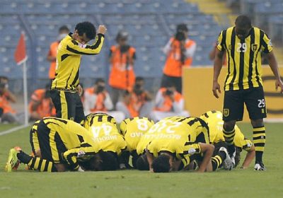 أزمته المالية وديونه التي وصلت إلى 400 مليون