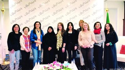 تبادل الرأي والنقاش حول سبل وآليات تعزيز الروابط التجارية والاستثمارية بين سيدات الأعمال