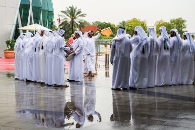 لوحات فنية وحفاوة إماراتية في كأس دبي العالمي 2017