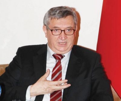 فكرت أوزر سفيرا في دولة قطر