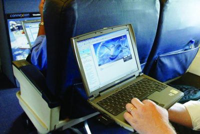 أميركا وبريطانيا تمنعان الإلكترونيات بمقصورة الطائرات القادمة من 7 دول عربية