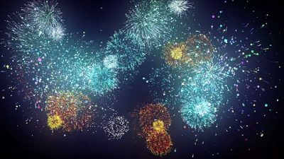 الألعاب النارية تضيء سماء المندق