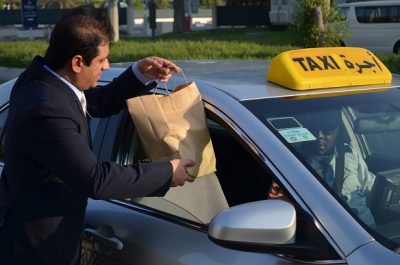 فندق سانت ريجيس ابوظبي يحتفل  بالإفطار مع سائقي الأجرة