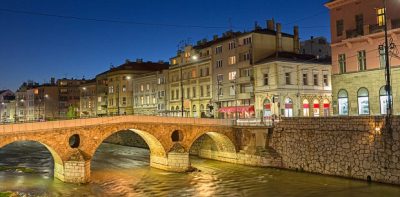 لقضاء العطلات الصيفية  في اليونان، الهند، و البوسنة و الهرسك