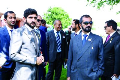 الشيخ محمد بن راشد يشهد سباق الأوكس الإنجليزي للخيول