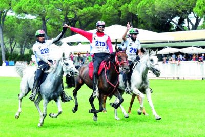 فرسان الإمارات يحتفلون بنجاحاتهم في إيطاليا