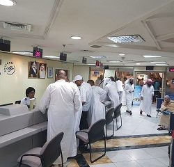 مكتوم بن راشد المعلا يزور جناح تسليح بمعرض الصيد و الفروسية