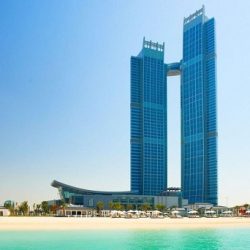 إدارة الأهلي توقع عقد الرعاية مع الخطوط السعودية