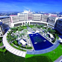 الشيخ محمد بن راشد: علمنا عالٍ كطموحاتنا عزيز كنفوسنا