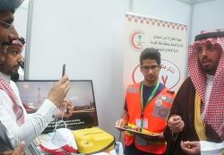 الناشطة الاجتماعية الأستاذة نعيمة الصحراوية  تحتفل بعيد ميلادها