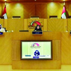 مضيفو الخطوط السعودية يستعرضون مهامهم ويقدمون الهدايا للأطفال المنومين في مركز الأورام