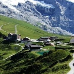 أجمل نقوش الحنة للمرأة السعودية في مركز زمزم