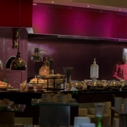 فندق “كورت يارد ماريوت” المركز التجاري العالمي أبوظبي يطلق بوفيه صحي جديد في مطعمه “ففث ستريت كافيه”