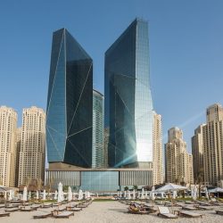 الأمير مشعل بن ماجد يتوج 4 فرق تطوعية بجدة ويشهد مسيرة 40 شاباً متميزاً