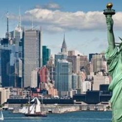 سفينة «إليزابيث 2» تتحول إلى فندق عائم في دبي