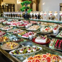 أدبي جدة يفتتح معرض الكتاب الخيري بالنادي