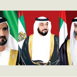 الشيخ محمد بن راشد يؤدي صلاة عيد الفطر بمسجد زعبيل في دبي