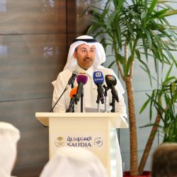 الشيخ محمد بن راشد يمهل مديري بعض الجهات 6 أشهر لتغيير بيئة العمل