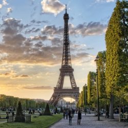 مهرجان “كانيلوني” الإيطالي ينطلق في ” فيلا توسكانا “