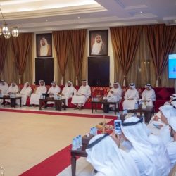 الشيخ حمدان بن محمد يطلع على سير العمل بميناء جبل علي