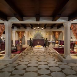 قصر  الإمارات يُتوّج بجائزة “أفضل منتجع فاخر في العالم”