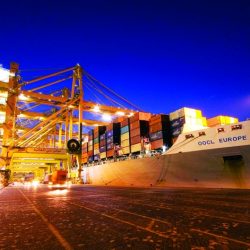 دولة الإمارات الأفضل في الاستثمار والسياحة