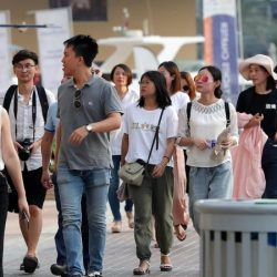 شعراء الجنادرية يشعلون سماء جدة شعرا