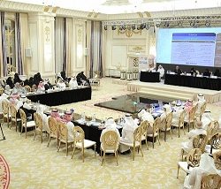 الامير خالد الفيصل يتفقد أكاديمية الأمير سلطان لعلوم الطيران بجدة