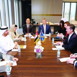 الإمارات الأولى عالمياً في انتشار الإنترنت بين السكان