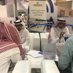 ماراثون الهجن يجدد تقاليد السباقات المحلية في المرموم