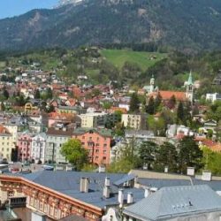 يعقوب يحيي أمسية في عبقر وسط حضور نوعي