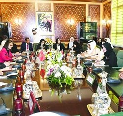 حاكم الشارقة : الكتابة السلسة تسهم في تقبّل المنتج الثقافي التاريخي