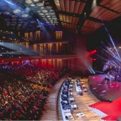 تجمع نجوم الفلكلور الشعبي والطرب الأصيل المغربي في أبوظبي