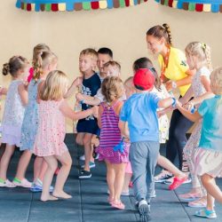 حلق في سماء مدينة لوزان السويسرية  واستكشف جمالها الأخاذ بأعين الطيور