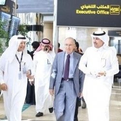 «طيران الإمارات» تبحث زيادة المقاعد على خط دبي – الهند