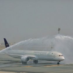 الشيخ أحمد بن سعيد: فخورون بتطور «طيران الإمارات للآداب» وأثره الاجتماعي الإيجابي