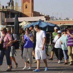 وزيرة السياحة المغربية تيسير عودة السياح الأجانب إلى بلدانهم
