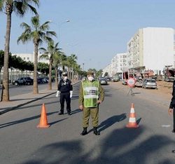 الآلاف يتدفقون الى محطة القطارات للمغادرة بعد رفع اجراءات الإغلاق في ووهان الصينية