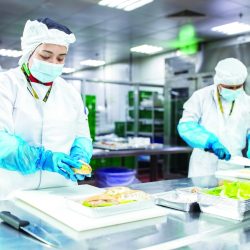 الشيخ محمد بن راشد: لن يمرض ولن يحتاج ولن يجوع أحد على أرض الإمارات من دون أن يهتم به الجميع