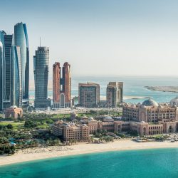 الصيف في قصر الإمارات في عطلة لا تُنسى