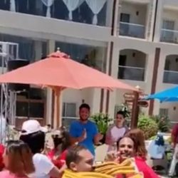 «خيرية آل مكتوم» توزع ملابس للأطفال في السودان